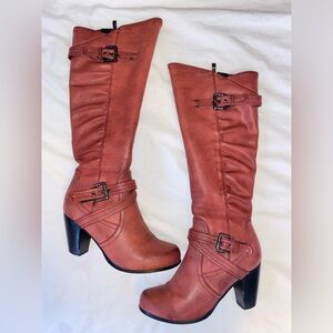 Size 8 coral Reitmans leather boots.